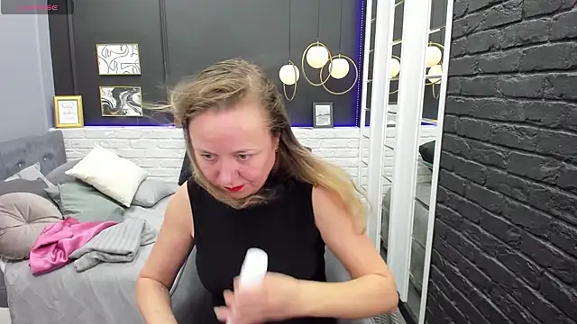 Snapshot of GabrielGold chatting on 12/19/24, 08:55 GabrielGold online show from 12/19/24, 08:55