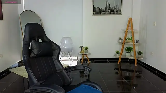 bella  adams online show from 09/08/25, 10:09