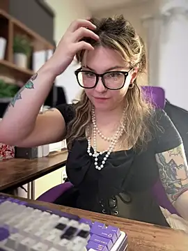 JennKenobi online show from 02/21/25, 06:15