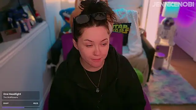 JennKenobi online show from 09/17/25, 02:52
