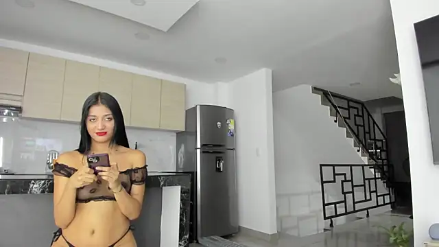 Snapshot of DulceRomance chatting on 02/28/25, 04:54 DulceRomance online show from 02/28/25, 04:54