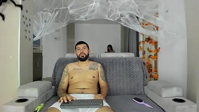 Snapshot of DulceRomance chatting on 10/29/25, 05:20 DulceRomance online show from 10/29/25, 05:20