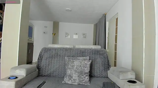 DulceRomance online show from 04/15/26, 02:07