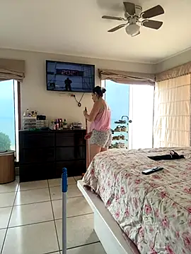 Snapshot of misslulipop chatting on 10/26/25, 02:01 misslulipop online show from 10/26/25, 02:01