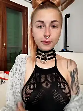 Snapshot of kylie_blck chatting on 03/02/25, 04:07 kylie blck online show from 03/02/25, 04:07