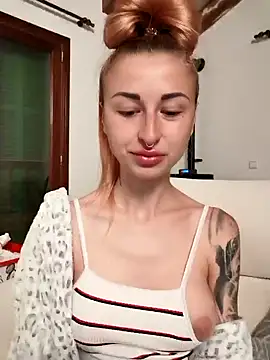 Snapshot of kylie_blck chatting on 03/03/25, 04:47 kylie blck online show from 03/03/25, 04:47