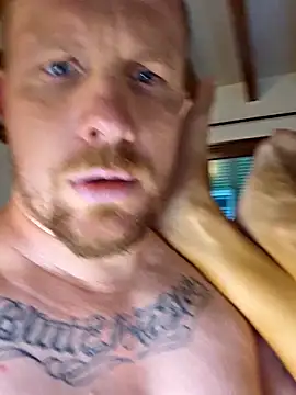 Snapshot of kylie_blck chatting on 09/19/25, 04:29 kylie blck online show from 09/19/25, 04:29