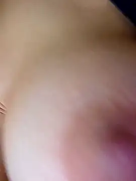 Snapshot of kylie_blck chatting on 09/28/25, 04:23 kylie blck online show from 09/28/25, 04:23