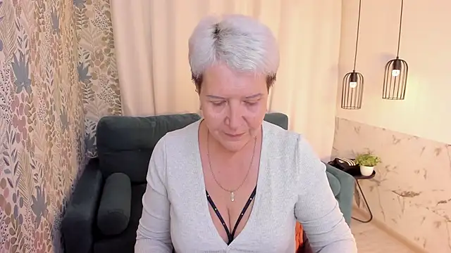 Snapshot of KathySunn chatting on 05/15/26, 01:07 KathySunn online show from 05/15/26, 01:07
