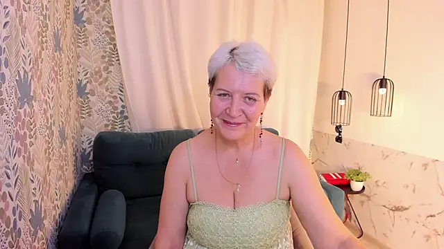 Snapshot of KathySunn chatting on 05/19/26, 01:28 KathySunn online show from 05/19/26, 01:28