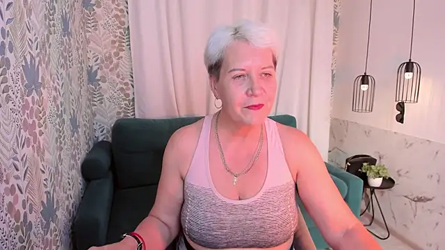 Snapshot of KathySunn chatting on 06/14/26, 02:52 KathySunn online show from 06/14/26, 02:52