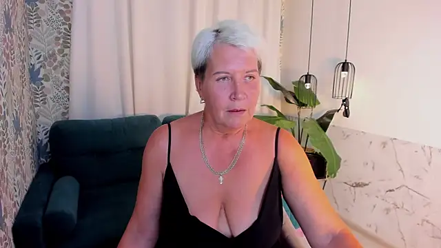 Snapshot of KathySunn chatting on 07/30/26, 01:54 KathySunn online show from 07/30/26, 01:54