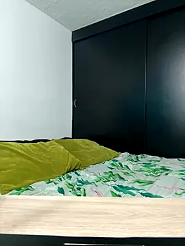 Angela isabella online show from 10/17/25, 09:06