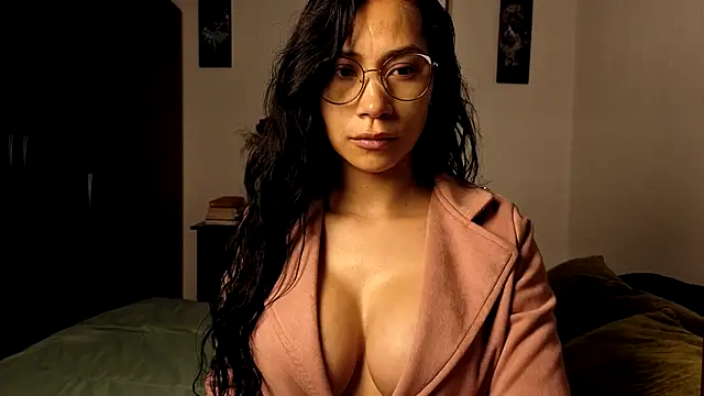 Snapshot of Angela_isabella chatting on 01/13/26, 12:21 Angela isabella online show from 01/13/26, 12:21