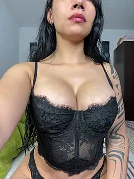 Snapshot of Angela_isabella chatting on 06/27/26, 01:43 Angela isabella online show from 06/27/26, 01:43