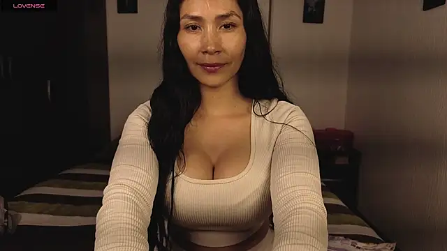 Snapshot of Angela_isabella chatting on 07/15/26, 10:48 Angela isabella online show from 07/15/26, 10:48