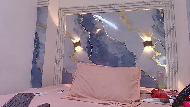 lorrayne  online show from 09/13/25, 12:16