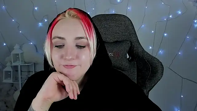 AsheLucker online show from 01/30/25, 11:55