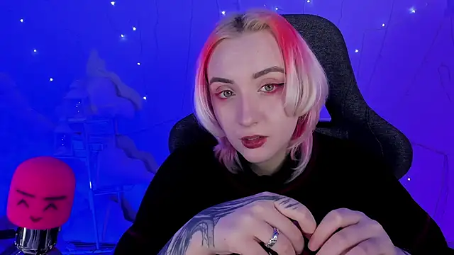 AsheLucker online show from 02/15/25, 05:17