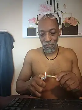 Snapshot of Lonelynudist59 chatting on 05/07/26, 11:26 Lonelynudist59 online show from 05/07/26, 11:26
