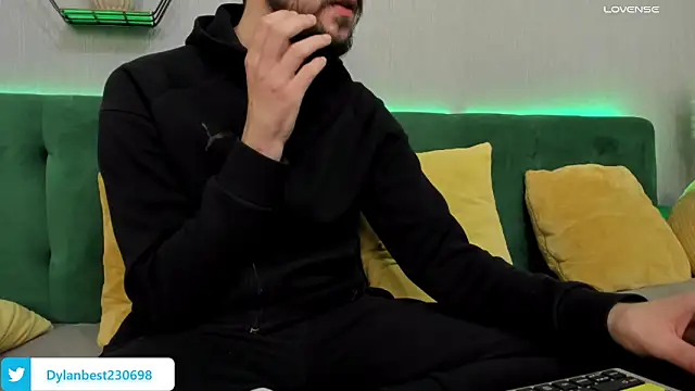 Snapshot of Dylan_Best chatting on 11/19/25, 10:54 Dylan Best online show from 11/19/25, 10:54