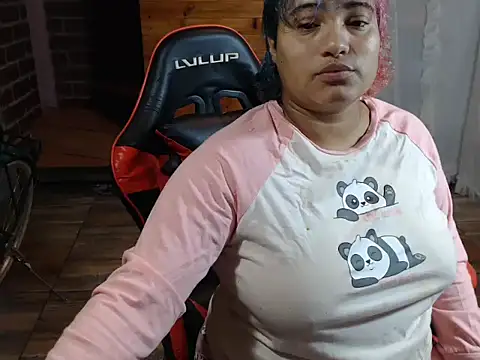 Hilarybunnyy online show from 03/17/26, 12:59