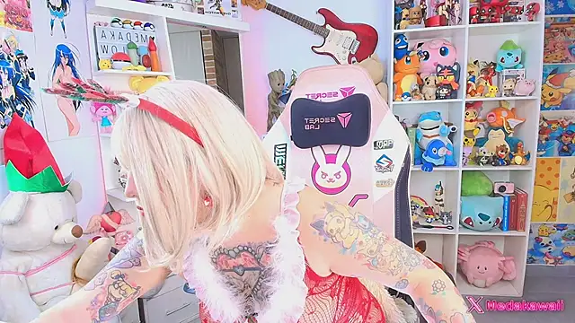 meda kawaii  online show from 12/21/25, 06:37