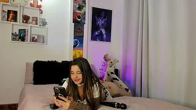 Sarah Jhonson online show from 01/04/25, 07:44