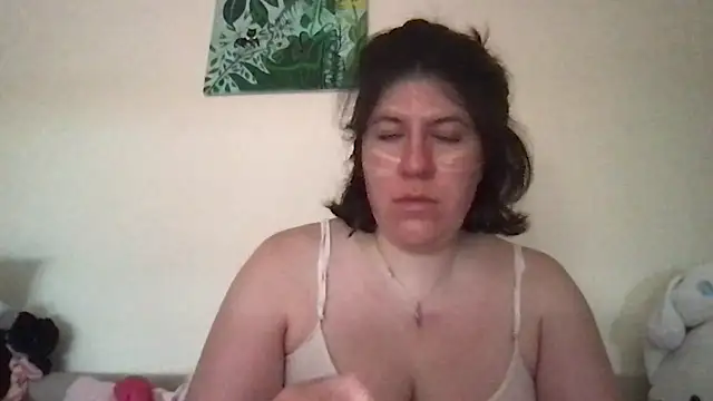 Snapshot of HYPHYtype chatting on 06/11/26, 08:29 HYPHYtype online show from 06/11/26, 08:29