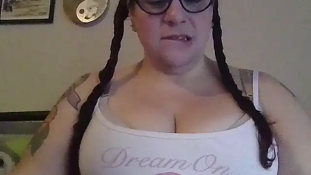 Snapshot of GothyBaby chatting on 01/23/25, 10:22 GothyBaby online show from 01/23/25, 10:22