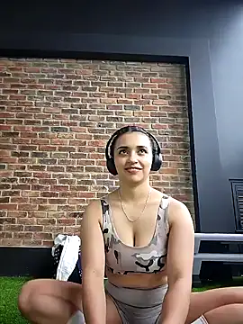 Lucy Marin online show from 12/07/24, 07:21