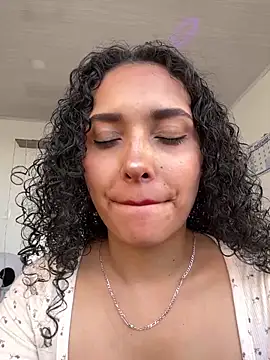 Lucy Marin online show from 12/11/24, 09:34