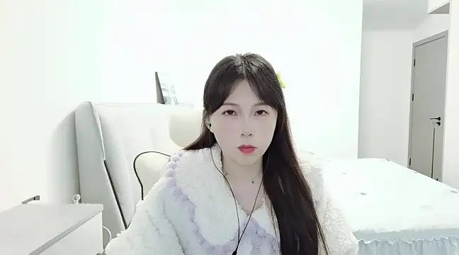 Snapshot of Sunset_glow chatting on 12/29/24, 03:03 Sunset glow online show from 12/29/24, 03:03