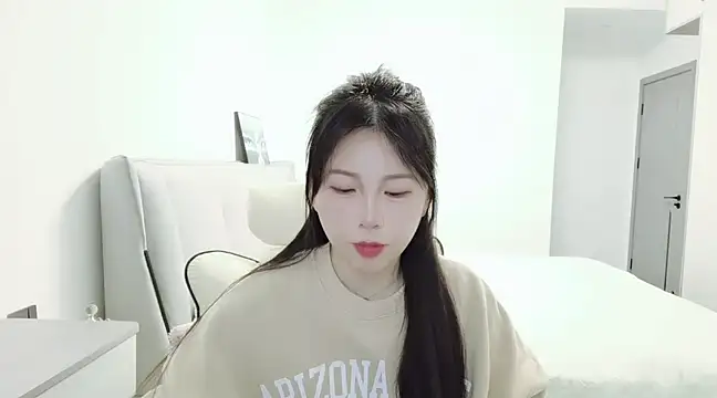 Snapshot of Sunset_glow chatting on 01/13/25, 06:06 Sunset glow online show from 01/13/25, 06:06