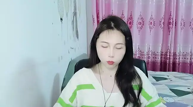 Snapshot of Sunset_glow chatting on 01/23/25, 01:45 Sunset glow online show from 01/23/25, 01:45