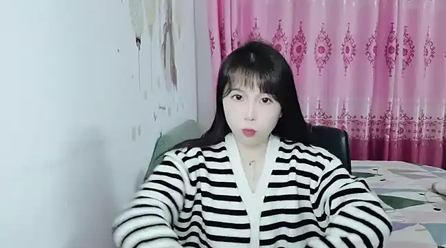 Snapshot of Sunset_glow chatting on 01/25/25, 03:30 Sunset glow online show from 01/25/25, 03:30