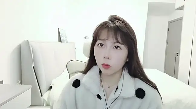 Snapshot of Sunset_glow chatting on 02/20/25, 03:30 Sunset glow online show from 02/20/25, 03:30