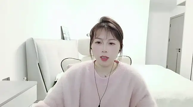 Snapshot of Sunset_glow chatting on 02/21/25, 03:43 Sunset glow online show from 02/21/25, 03:43