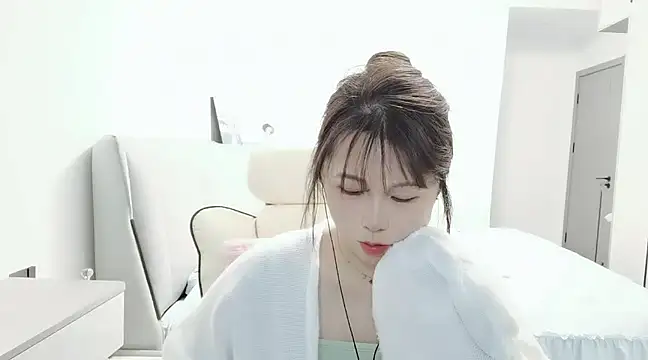 Snapshot of Sunset_glow chatting on 03/15/25, 02:23 Sunset glow online show from 03/15/25, 02:23