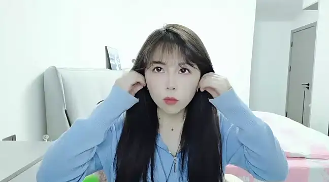 Snapshot of Sunset_glow chatting on 03/19/25, 02:35 Sunset glow online show from 03/19/25, 02:35