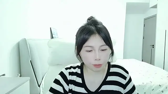 Snapshot of Sunset_glow chatting on 11/18/25, 03:49 Sunset glow online show from 11/18/25, 03:49