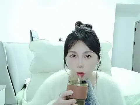 Snapshot of Sunset_glow chatting on 11/25/25, 02:28 Sunset glow online show from 11/25/25, 02:28