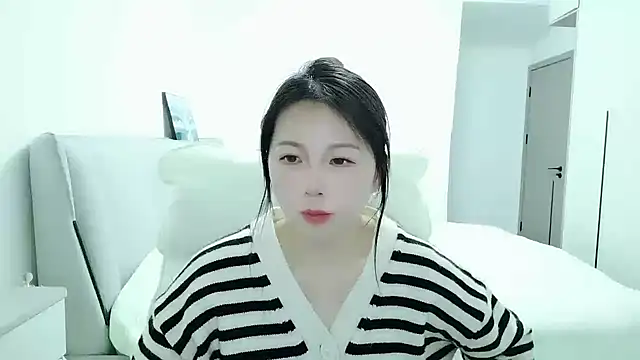 Snapshot of Sunset_glow chatting on 12/03/25, 10:57 Sunset glow online show from 12/03/25, 10:57