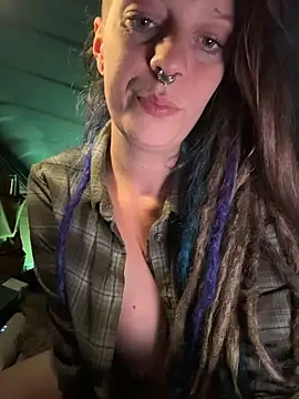 MenaDreadfull online show from 10/17/25, 06:32