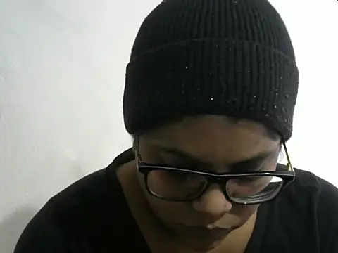 Sultryindianx100 online show from 04/22/26, 08:50