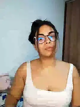 Snapshot of Ivanna2 chatting on 12/20/24, 03:25 Ivanna2 online show from 12/20/24, 03:25