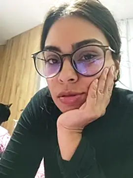 Snapshot of Ivanna2 chatting on 12/28/24, 10:44 Ivanna2 online show from 12/28/24, 10:44