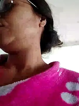 Snapshot of Ivanna2 chatting on 12/29/24, 02:42 Ivanna2 online show from 12/29/24, 02:42