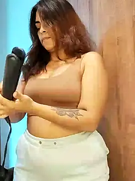 Snapshot of Ivanna2 chatting on 02/03/25, 04:41 Ivanna2 online show from 02/03/25, 04:41