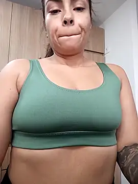 Snapshot of Ivanna2 chatting on 11/06/25, 12:50 Ivanna2 online show from 11/06/25, 12:50